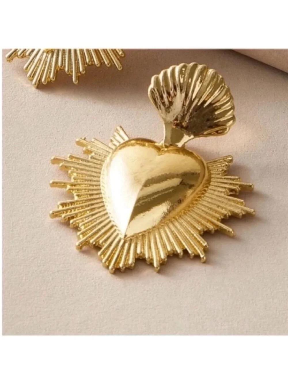 New! Gold Heart Earrings (3011) NWOT
